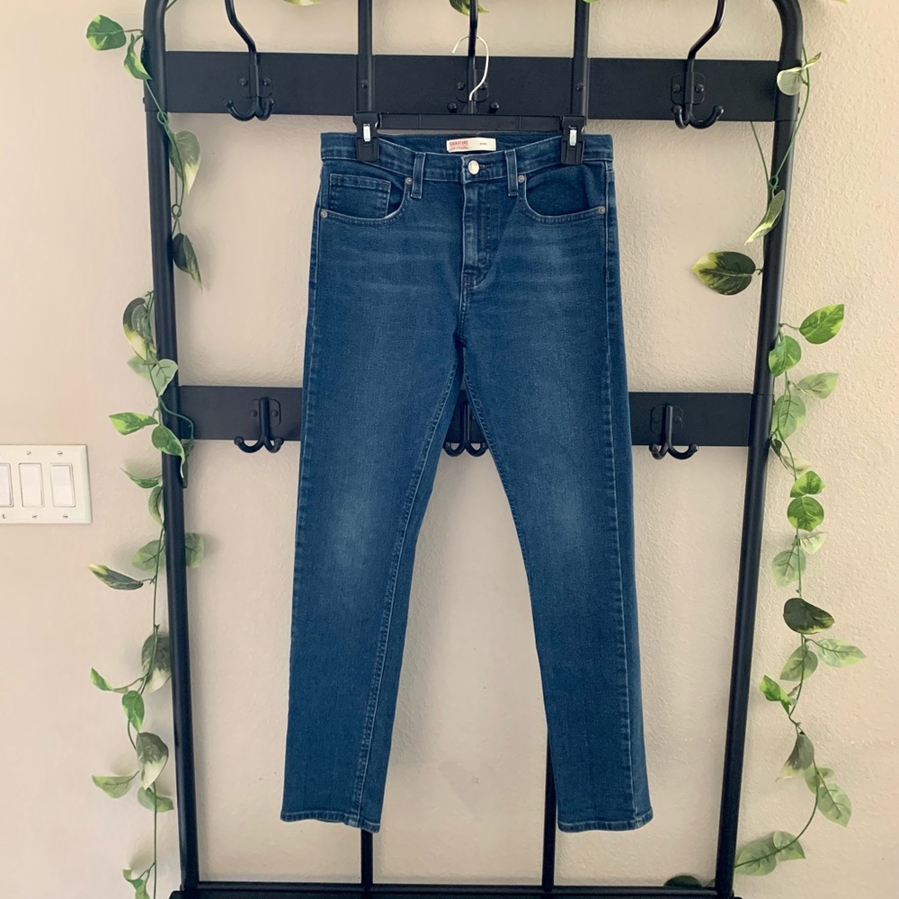 Signature Levi Strauss jeans